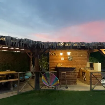Maison Avec Piscine Et Jacuzzi Holiday home