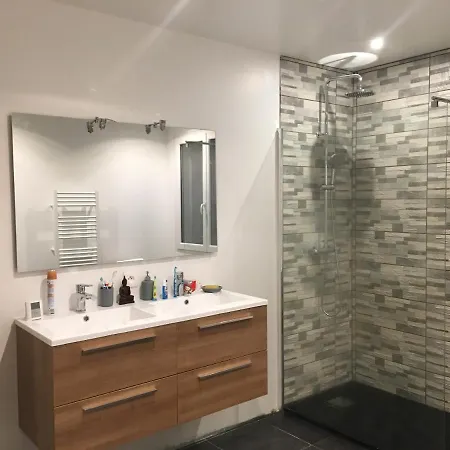 Maison Avec Piscine Et Jacuzzi Holiday home
